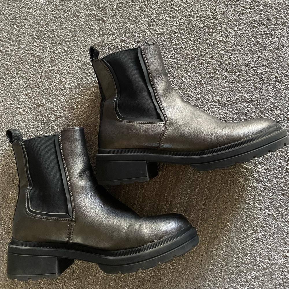 🚀 Rocket Dog Metallic Black Boots 🚀